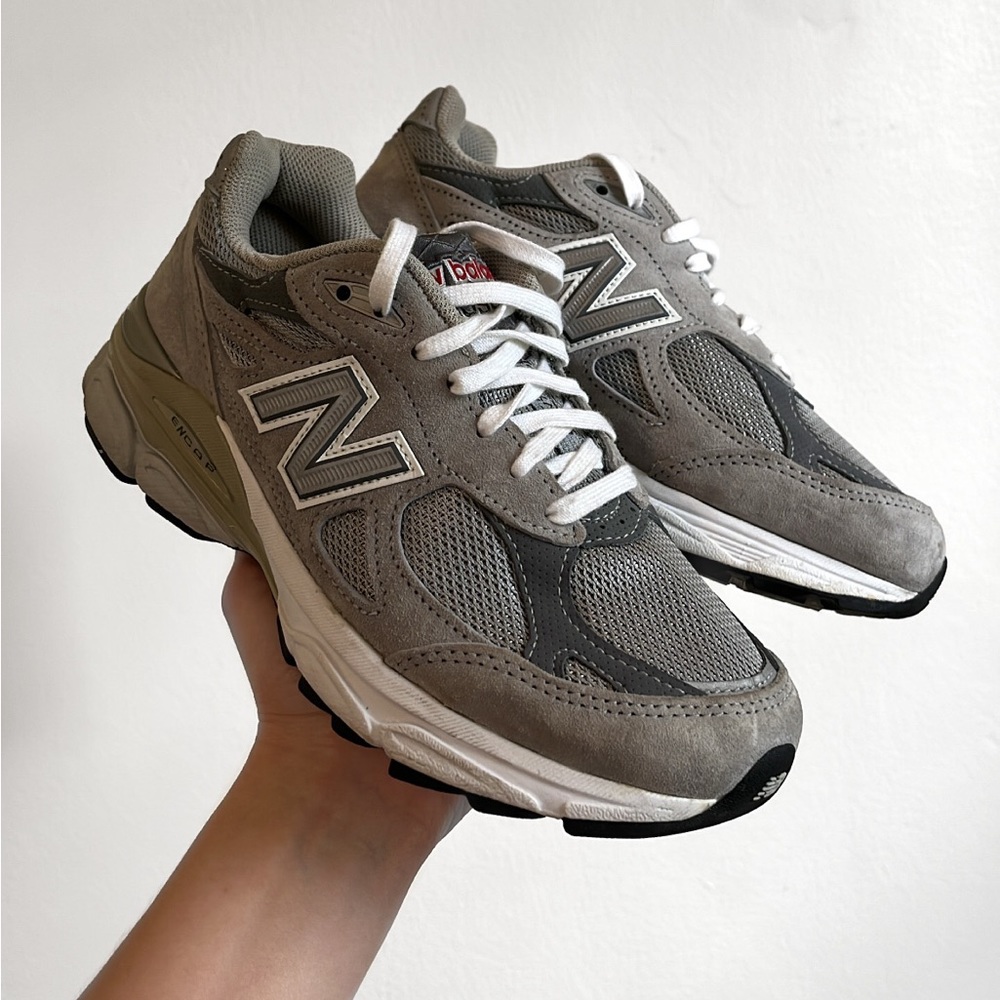 Vintage Style New Balance Neutral Sneakers